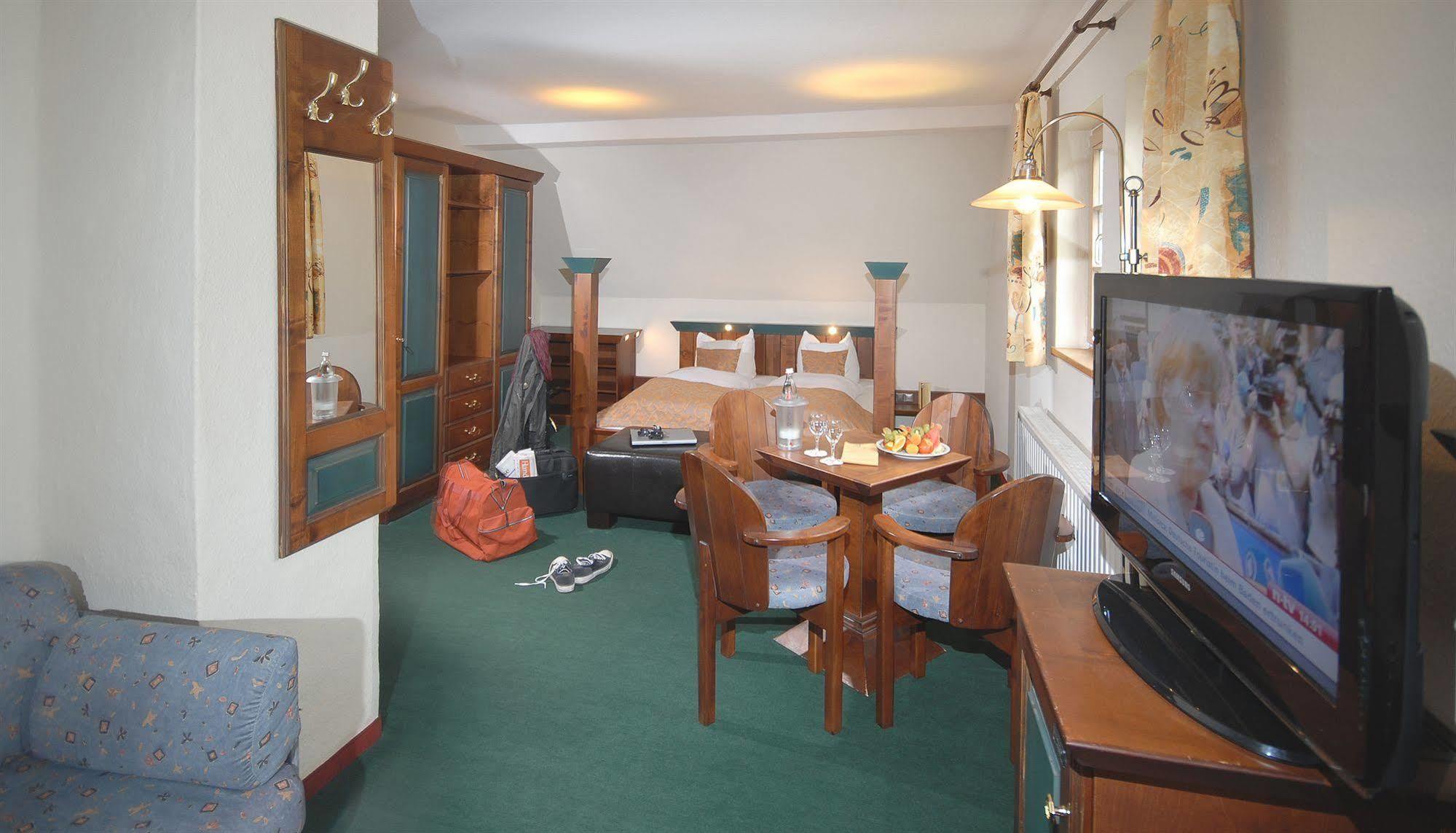 Hotel Saigerhuette Ольбернхау Экстерьер фото